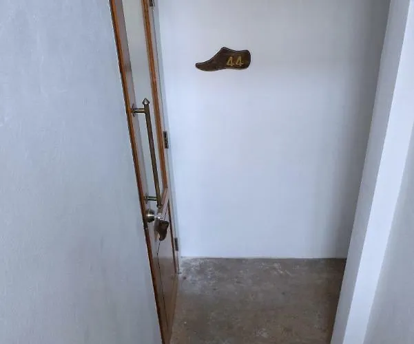 Gasthof Shoes Maker